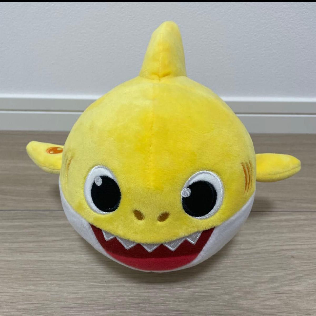 ベイビーシャークぬいぐるみ 約20cm 動く アガマツ｜Yahoo!フリマ（旧