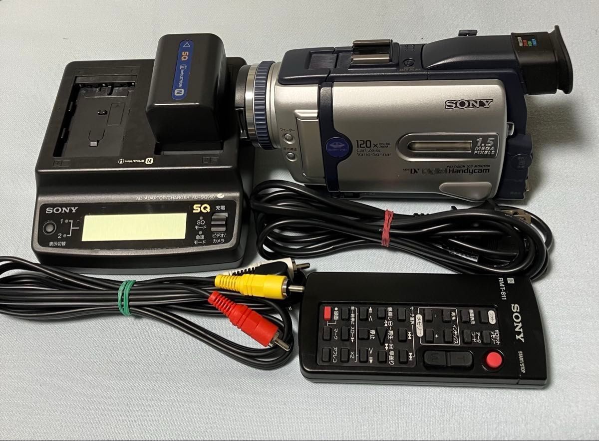 ソニー ビデオカメラ DCR-TRV30 ミニDVテープ仕様 液晶画面劣化無し作