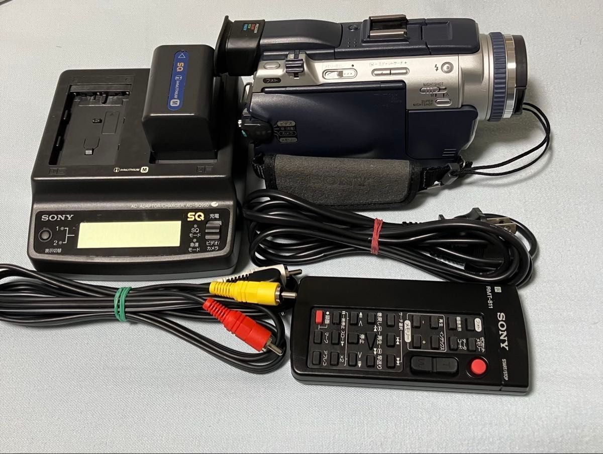 ソニー ビデオカメラ DCR-TRV30 ミニDVテープ仕様 液晶画面劣化無し作