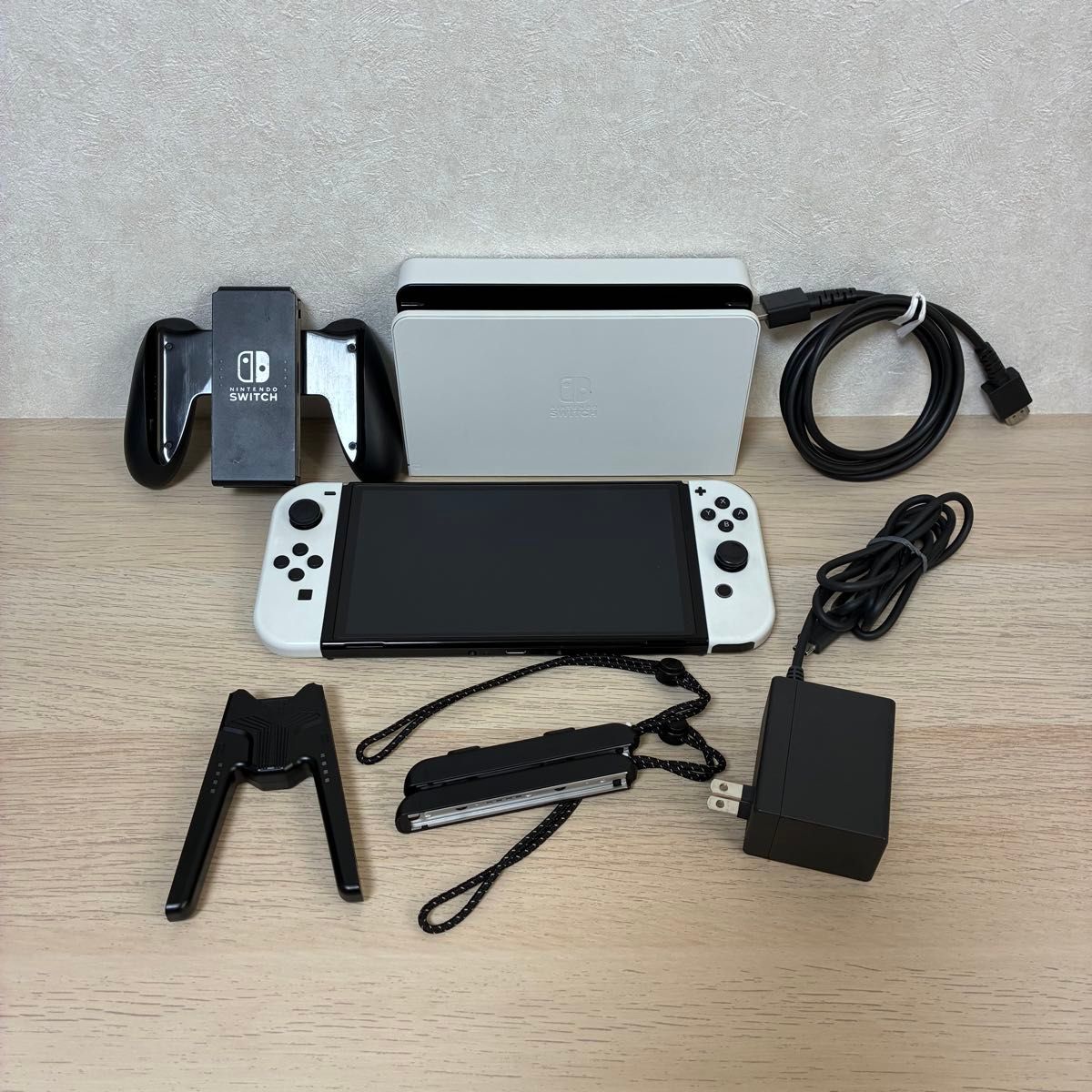 美品/おまけ付】Nintendo Switch 有機ELモデル ホワイト 本体 スイッチ