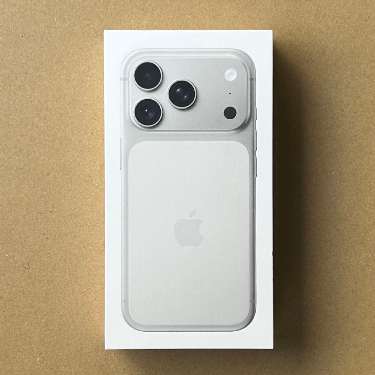 iPhone 17 Pro 256GB シルバー 新品未開封 物理sim対応 simフリー 海外