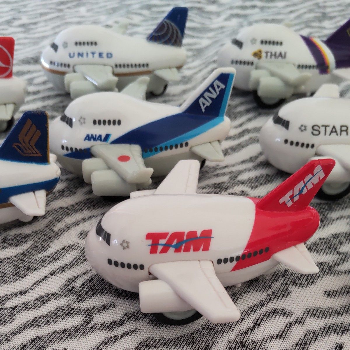 大量】ミニチュア 飛行機 玩具・おもちゃ まとめ売り 大量】ミニチュア