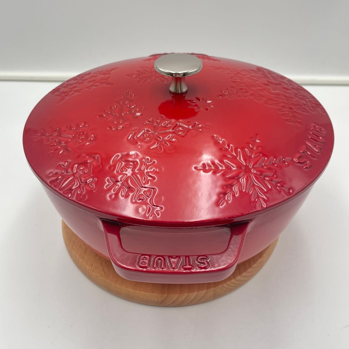 美品 ストウブ スノークリスタルココット 24cm マグネット トリベット