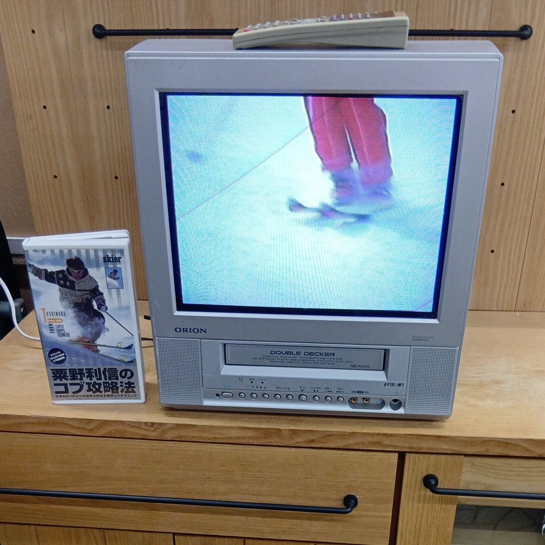 VHSビデオデッキ動作確認済み テレビデオ オリオン 15型フラットテレビ