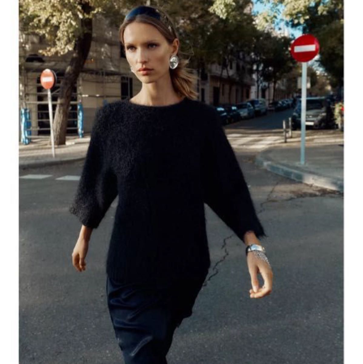 タグ付き新品 ZARAのレースコンビニットセーター Mサイズ ブラック色