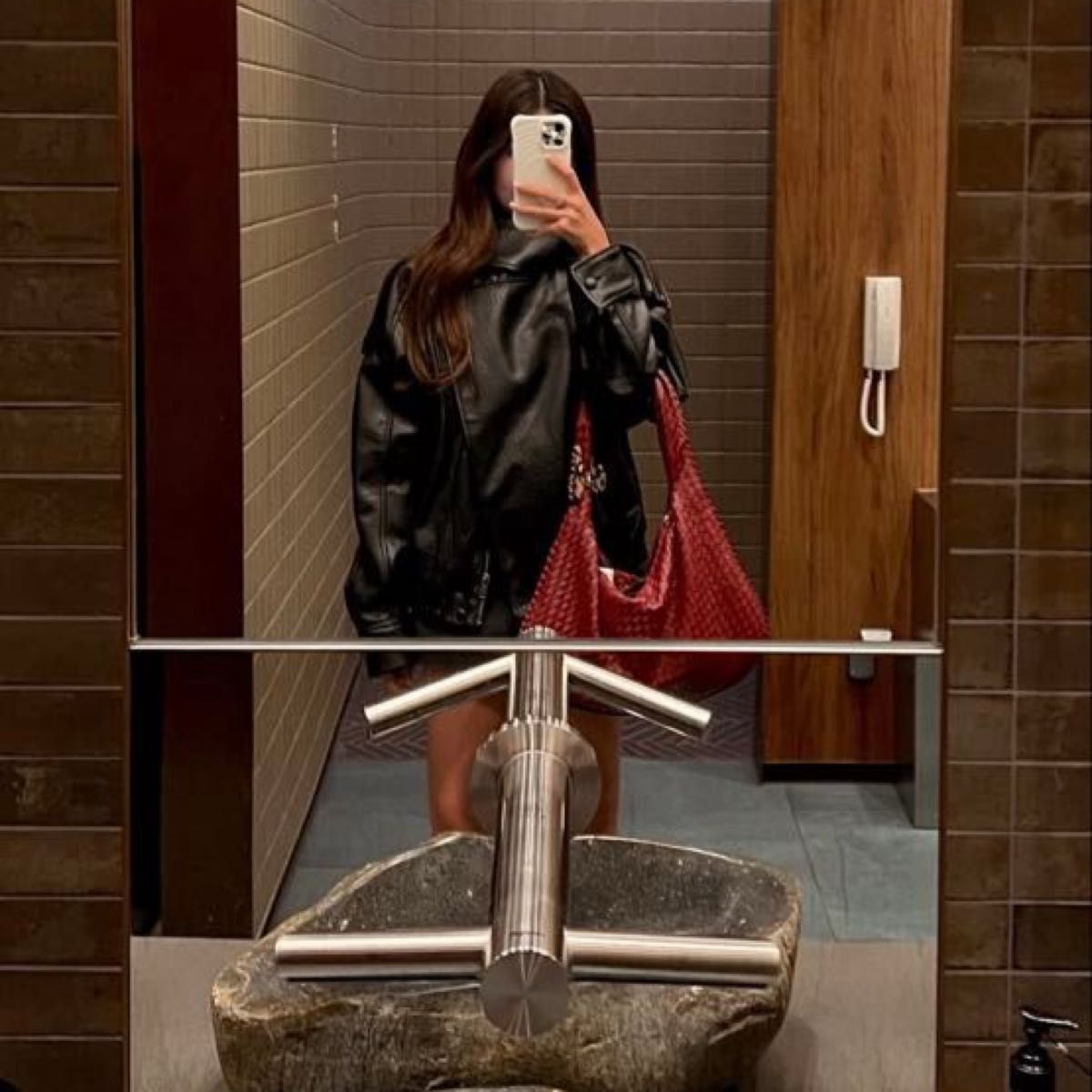 タグ付き新品 ZARAのフェイクレザージャケット Mサイズ ブラック色