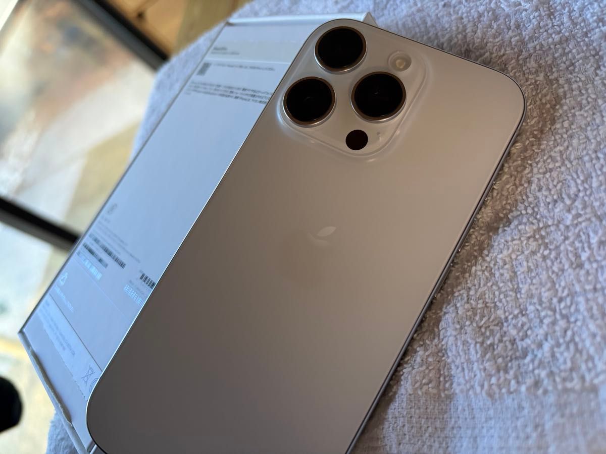 超美品 iPhone16Pro 1TB ホワイトチタニウム SIMフリー 機種代金一括