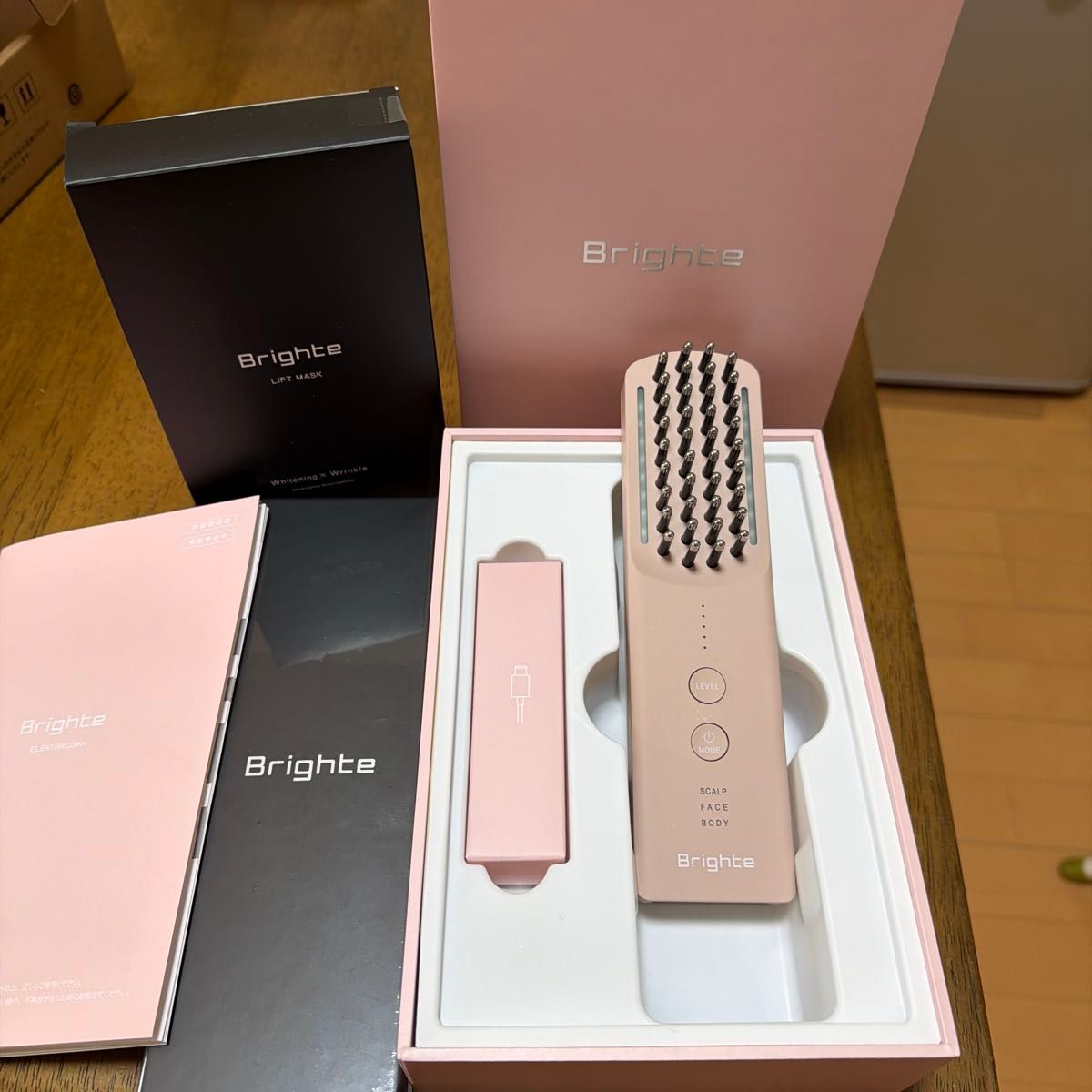 ブライト ブラシ型美顔器 (ピンク) Brighte ELEKI BRUSH+ (ブライト