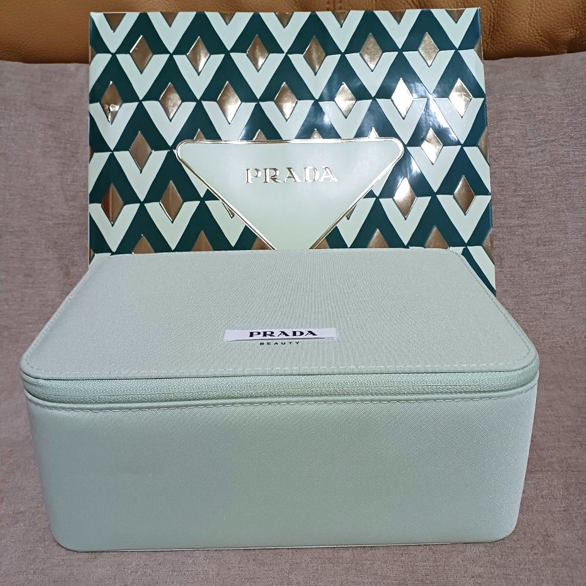 PRADA プラダビューティー ミントグリーン メイクボックス ノベルティ