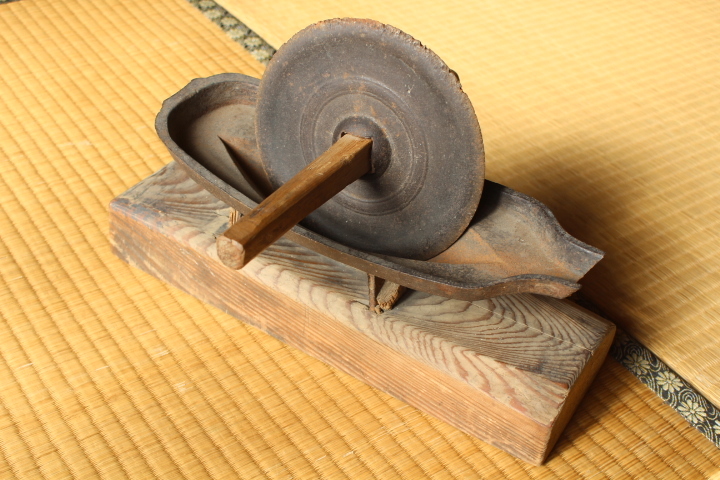 Yahoo!オークション - 即決 古い薬研やげん 薬卸漢方薬草生薬鉄製擂鉢