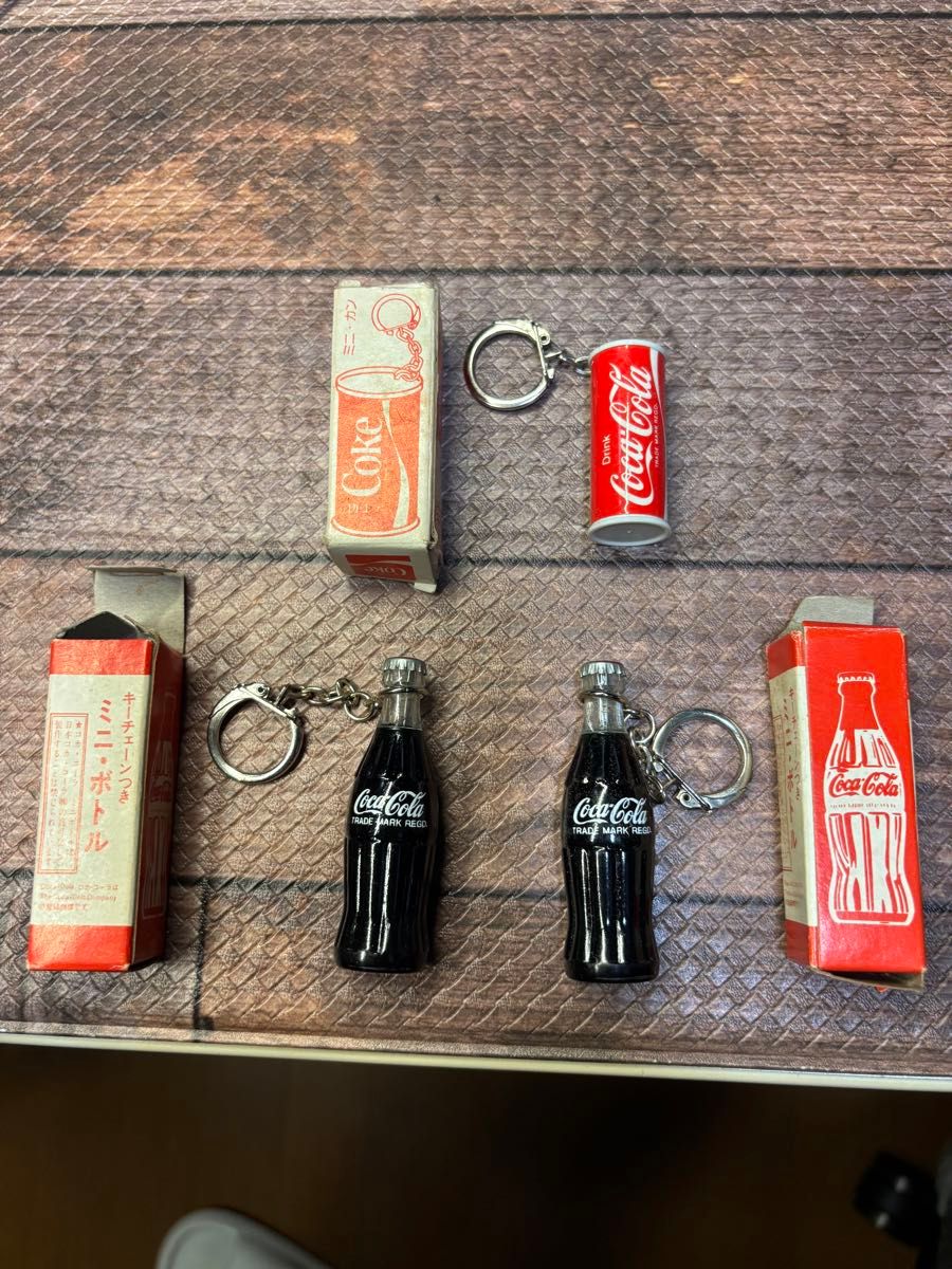 昭和レトロ コカ・コーラ ミニボトル＆ミニ缶 キーホルダー 3個セット
