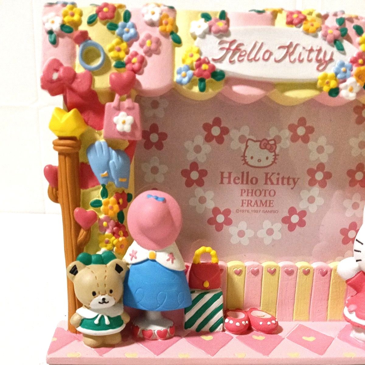 ハローキティ サンリオ フォトフレーム 写真立て立体 陶器 キティ