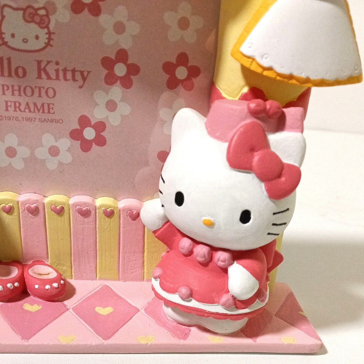 ハローキティ サンリオ フォトフレーム 写真立て立体 陶器 キティ