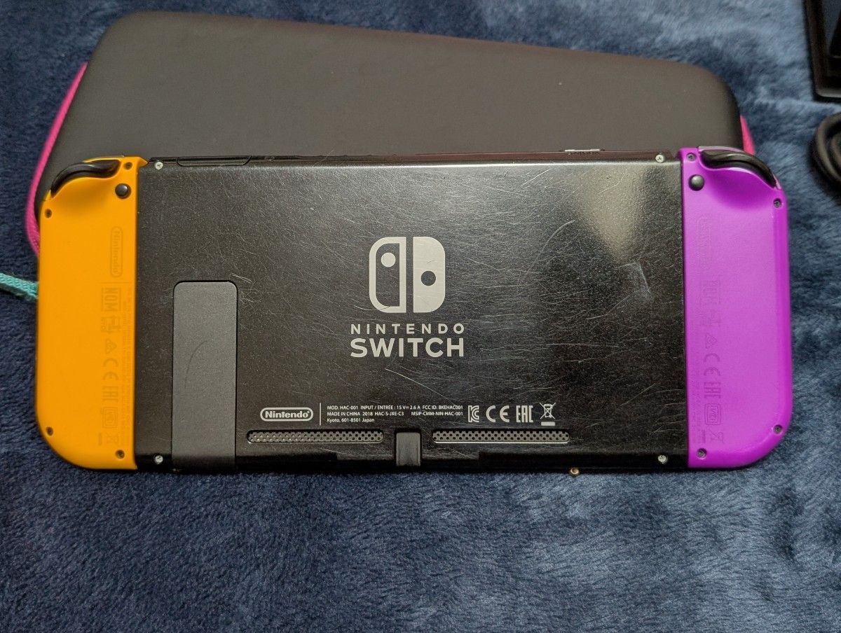 Switch本体 ケース 充電器 繋げるのに必要な黒いのの4点セット スプラ