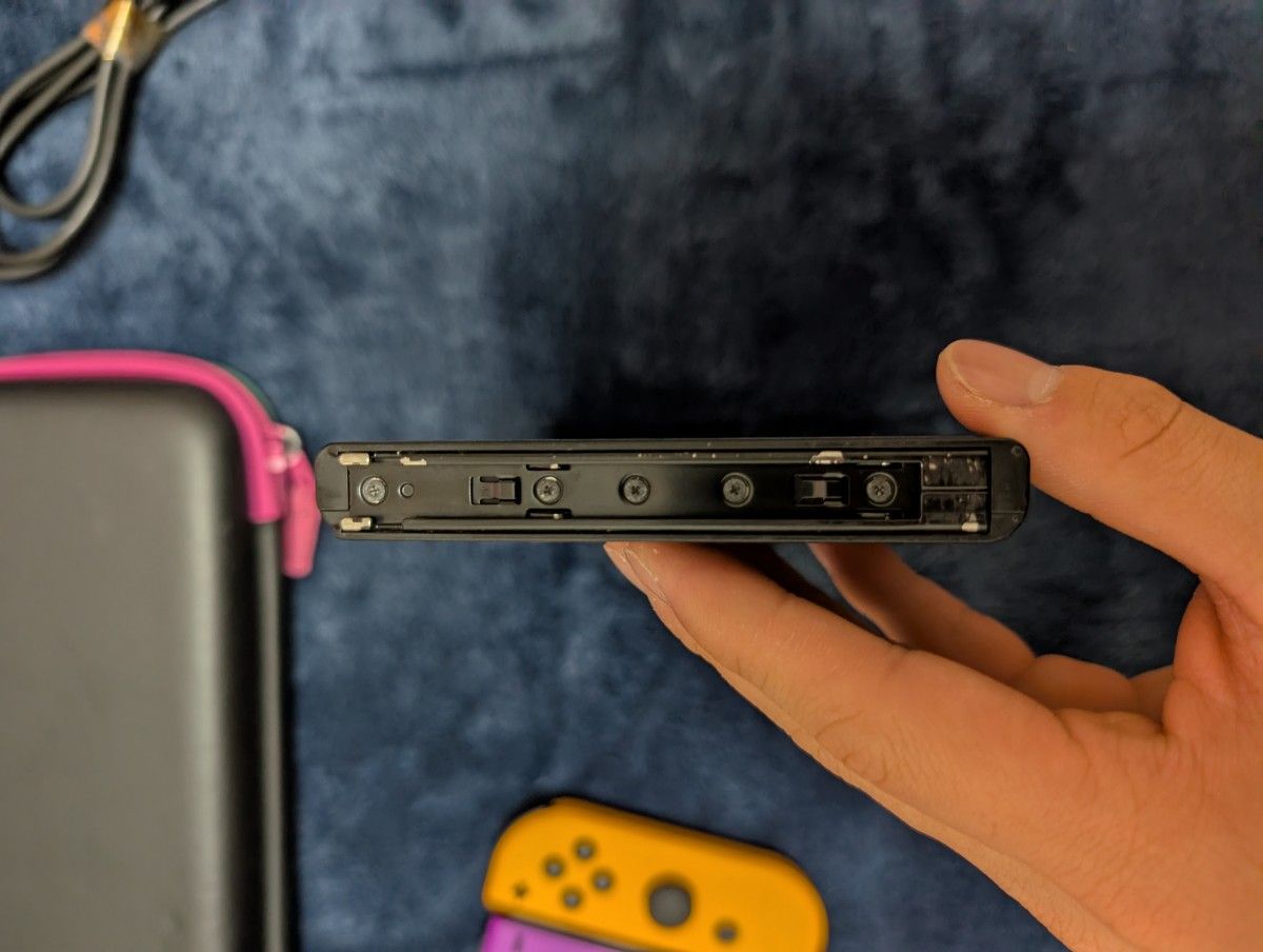 Switch本体 ケース 充電器 繋げるのに必要な黒いのの4点セット スプラ