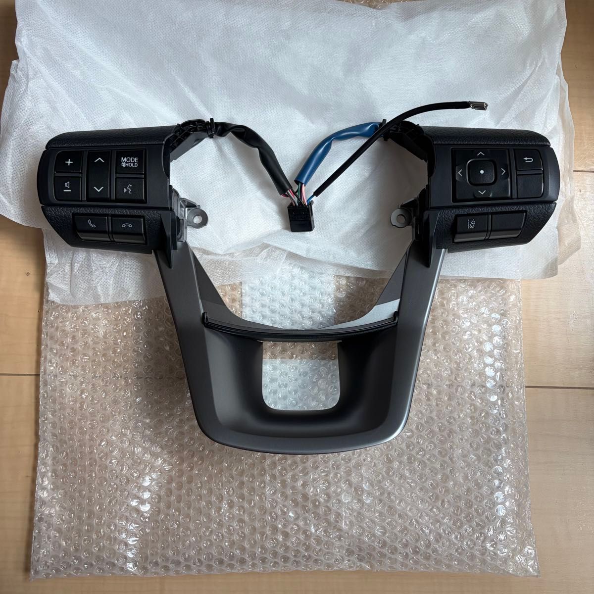 ランクル70 GDJ76W ステアリングスイッチ｜Yahoo!フリマ（旧PayPayフリマ）