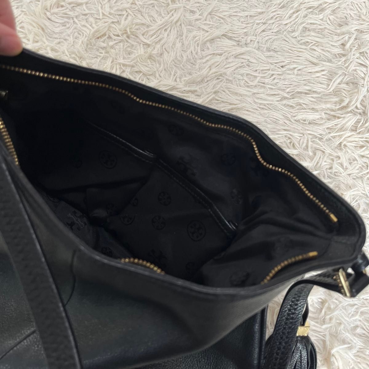 TORY BURCH トリーバーチ ワンショルダーバッグ ブラック タッセル