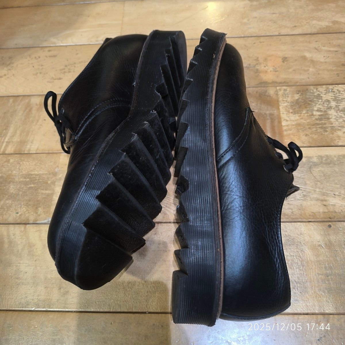 Dr Martens イングランド製 1461スリーホールuk8 シャークソール