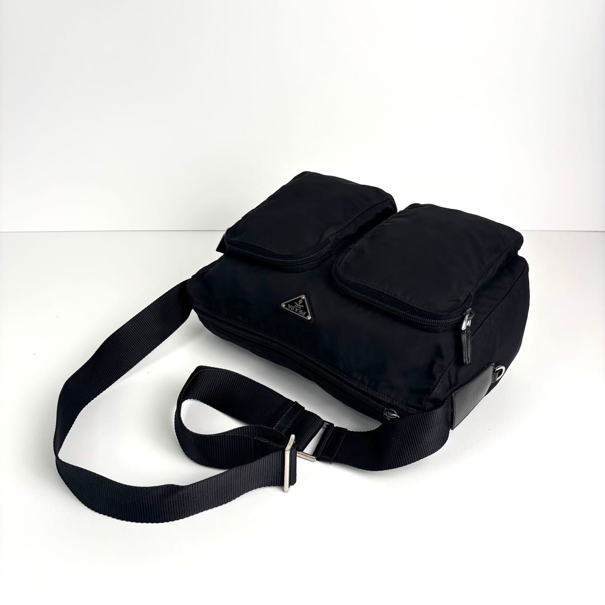 美品 PRADA プラダ ショルダーバッグ 三角ロゴ プレートカメラバッグ