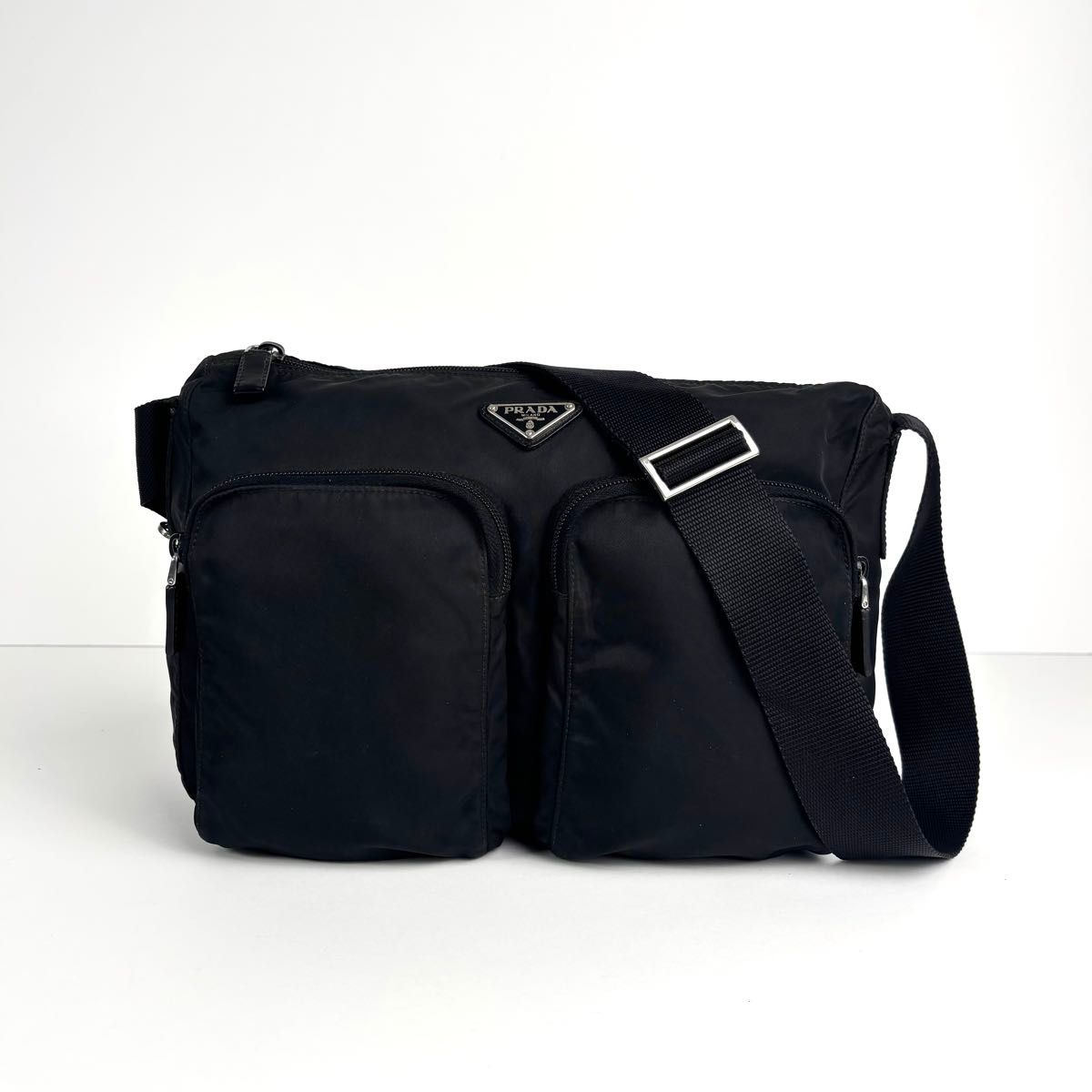 美品 PRADA プラダ ショルダーバッグ 三角ロゴ プレートカメラバッグ