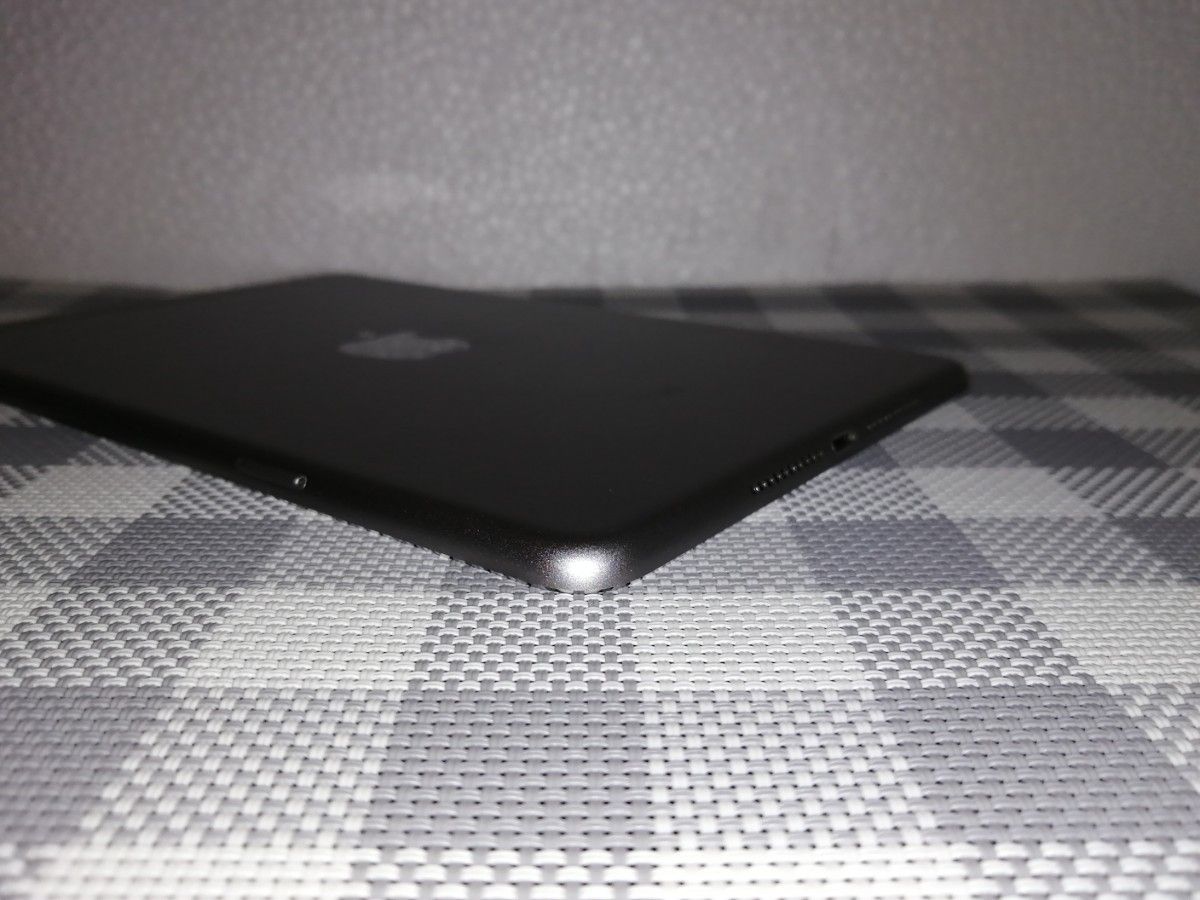 バッテリー86 9％/大容量128GB】Apple iPad mini4（第4世代）【SIM