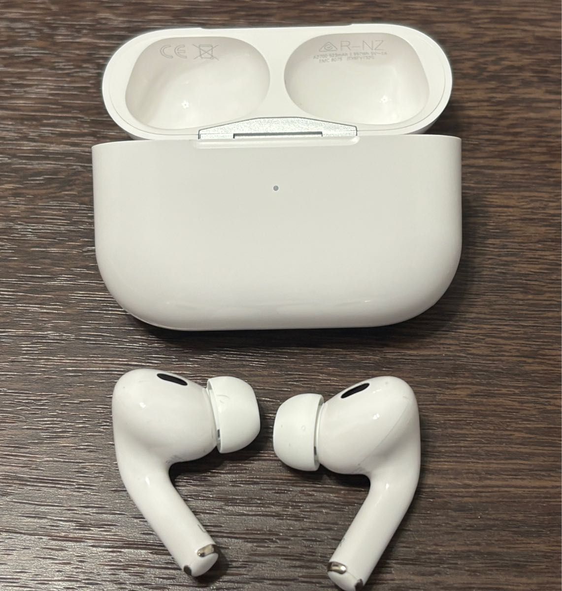 AirPods pro第2世代 Lightning対応 おまけ付き 箱あり付属品全て揃って
