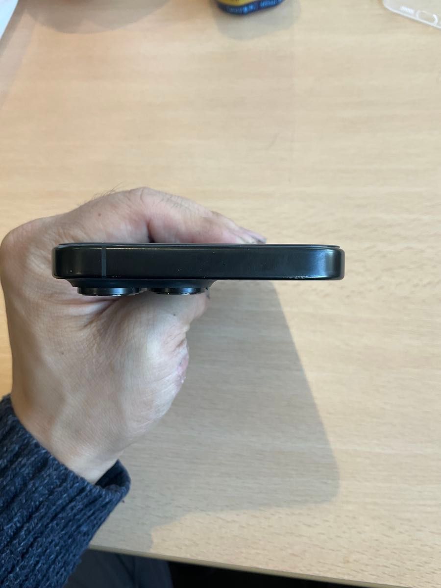 海外版Apple iPhone 16 Pro Max 1TB，美品，バッテリー充電回数は2回