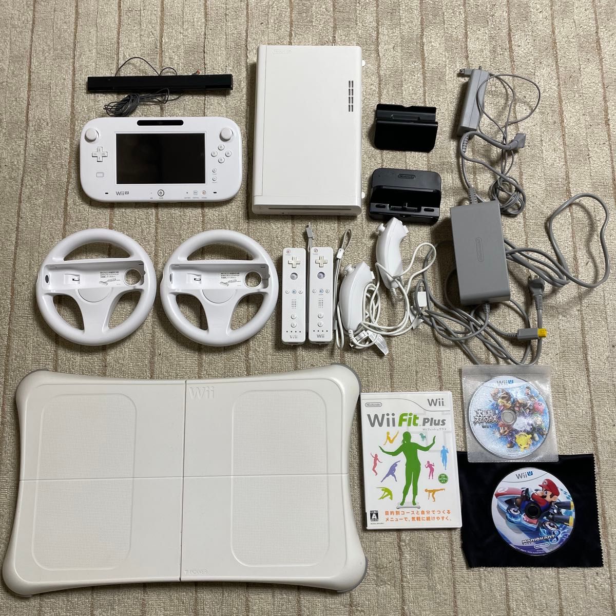 アウトレット 任天堂Wii本体＆WiiFit Plus、マリオカートセット他ソフト5本