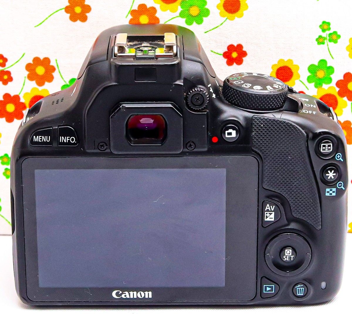 キャノン Canon EOS Kiss X7 スマホ転送 超小型・軽量 美品 Canon