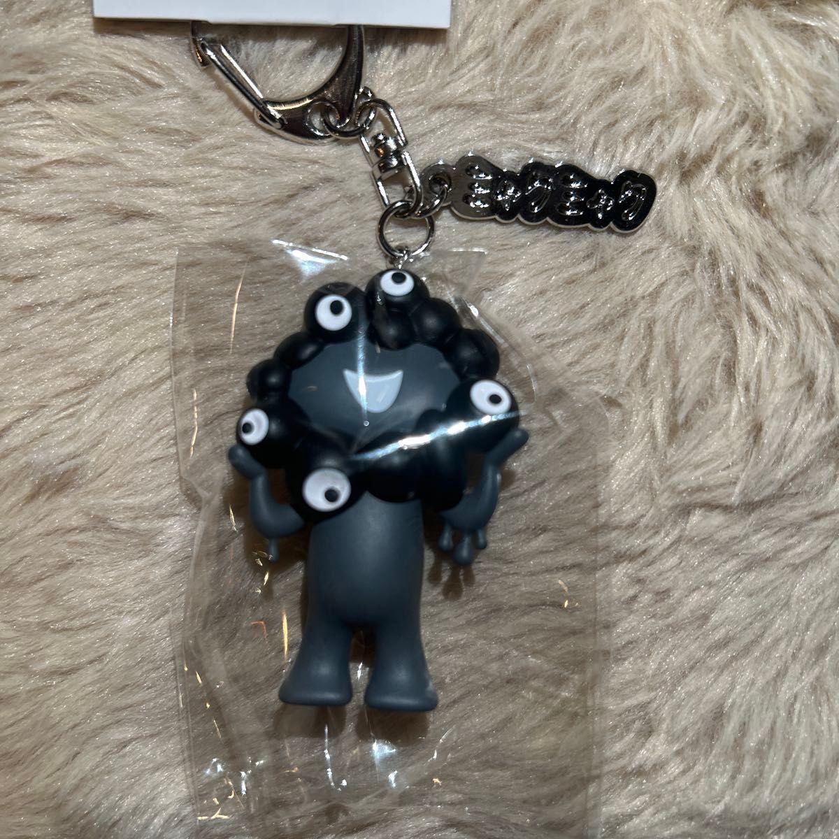 黒ミャクミャク 立体PVC キーホルダー 大阪関西万博｜Yahoo!フリマ（旧