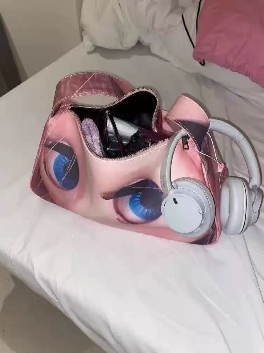 I'M SORRY by petra collins Blythe Doll Print バッグ ショルダー