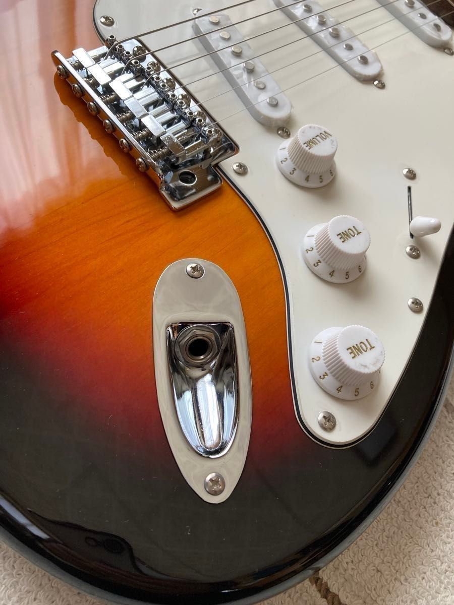 Legend レジェンド ストラトタイプ エレキギター サンバースト ケース