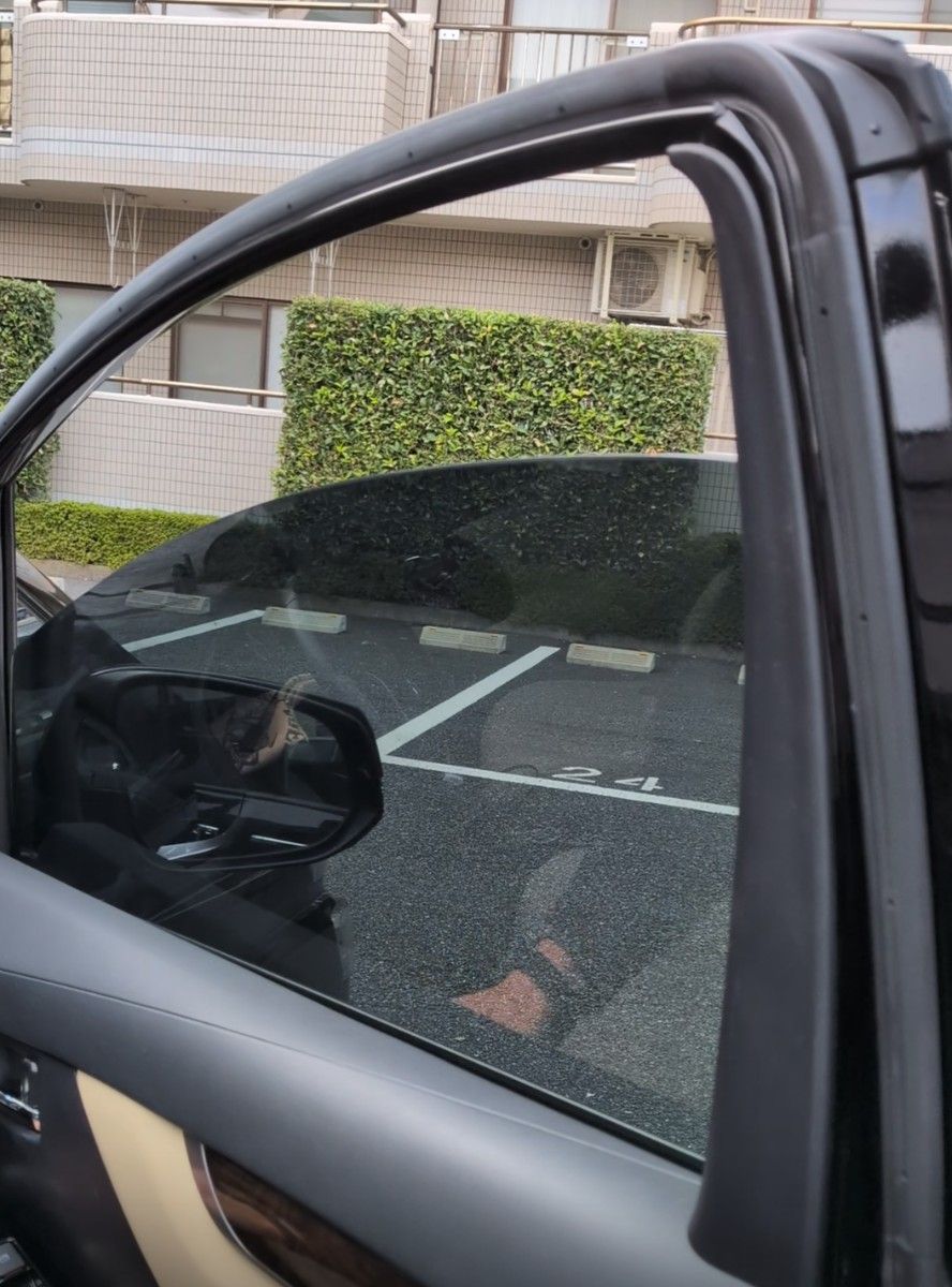 プリウス50系用 透過率30% スモークフィルム風 サンシェード｜Yahoo