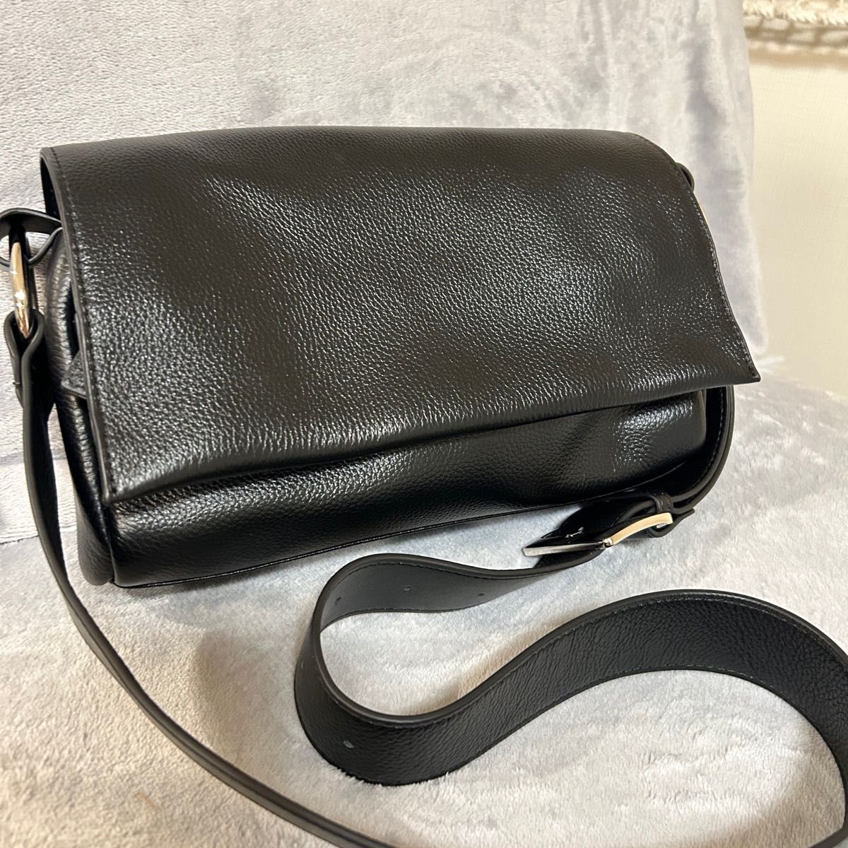 BEARDSLEY ビアズリー レザーリングボディバッグ ブラック｜Yahoo