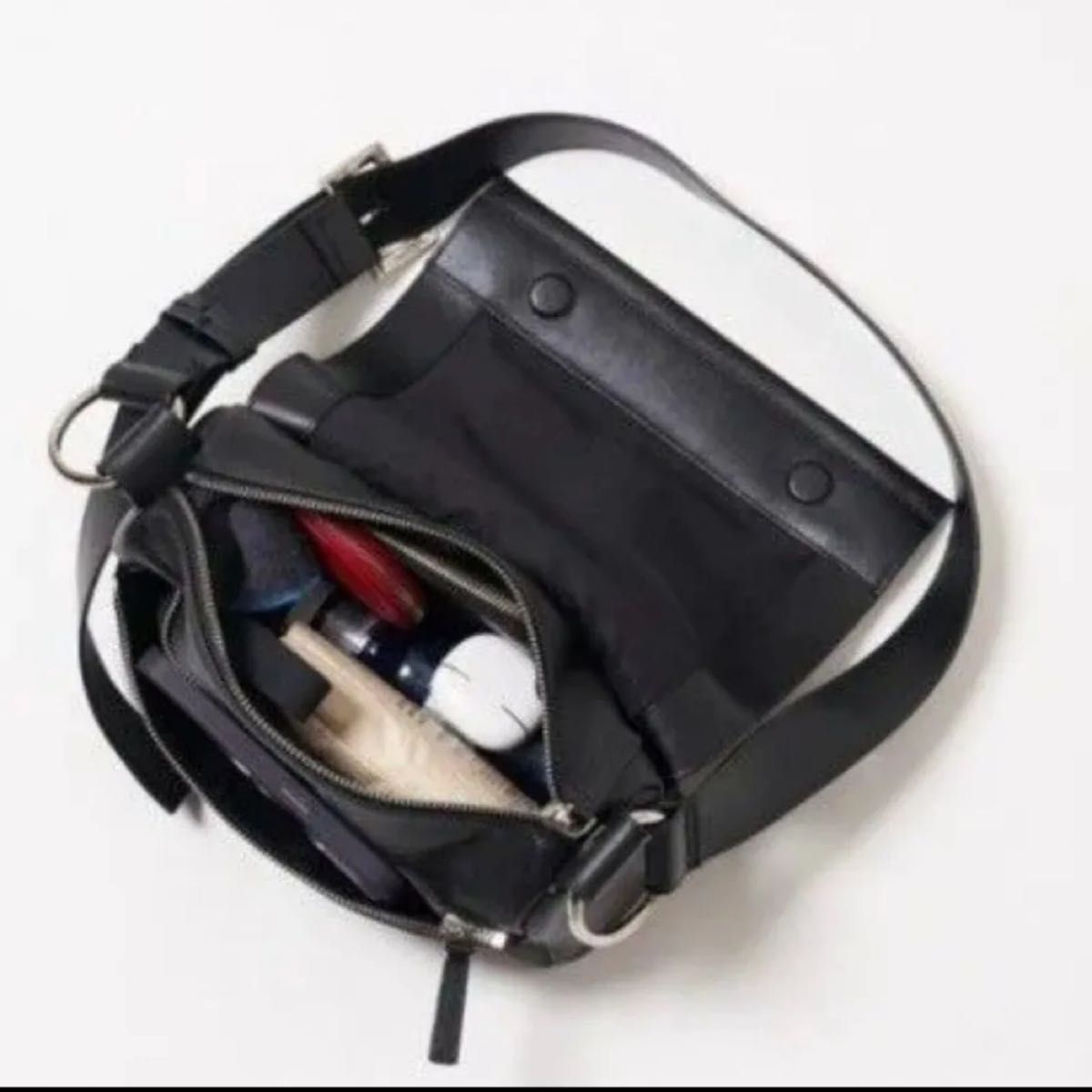 BEARDSLEY ビアズリー レザーリングボディバッグ ブラック｜Yahoo