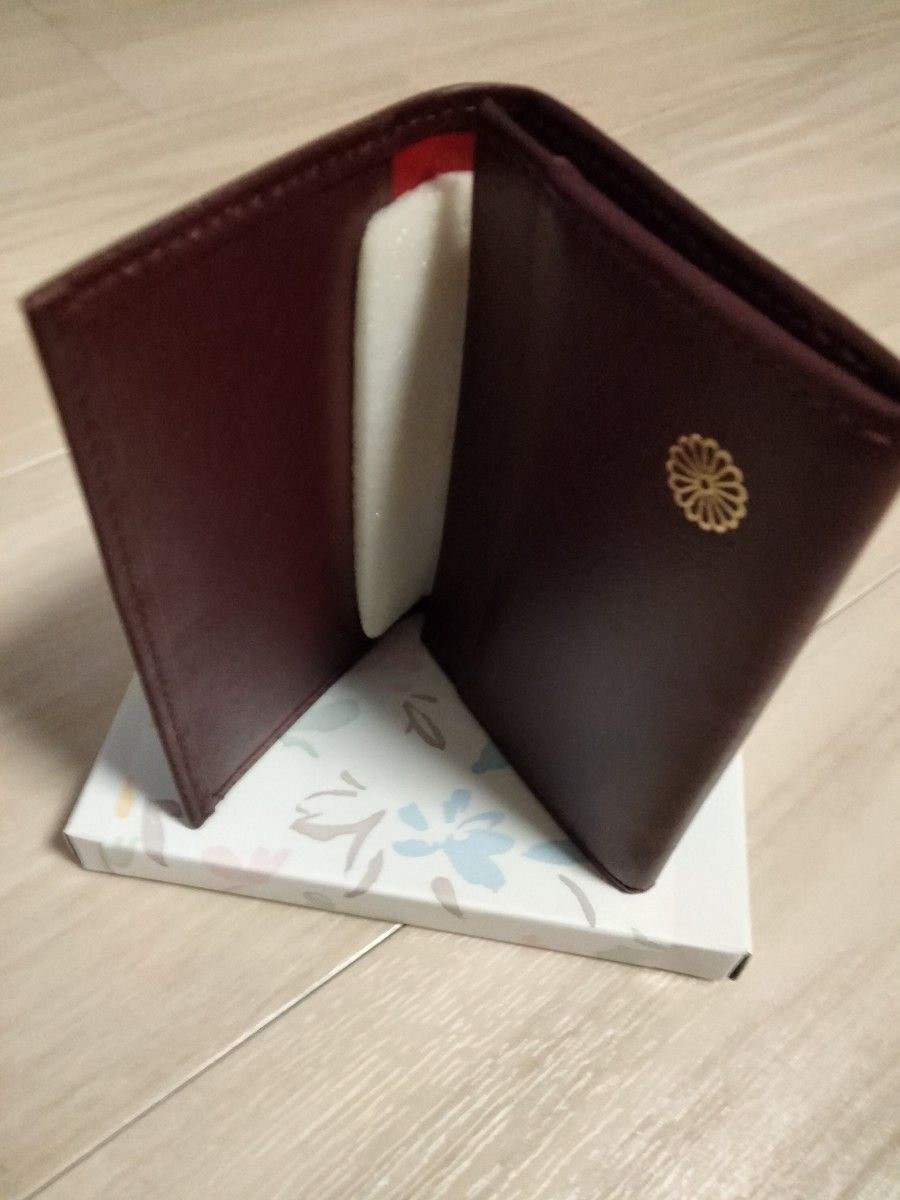 皇居限定 菊の御紋入り名刺入れ カードケース 本革 ワインレッド