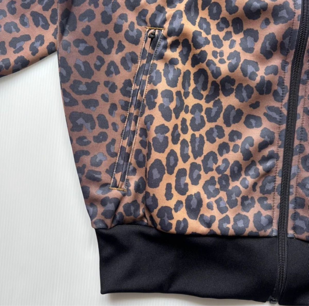 新品 adidas ABCマート限定 レオパード トラックジャケット Sヒョウ柄