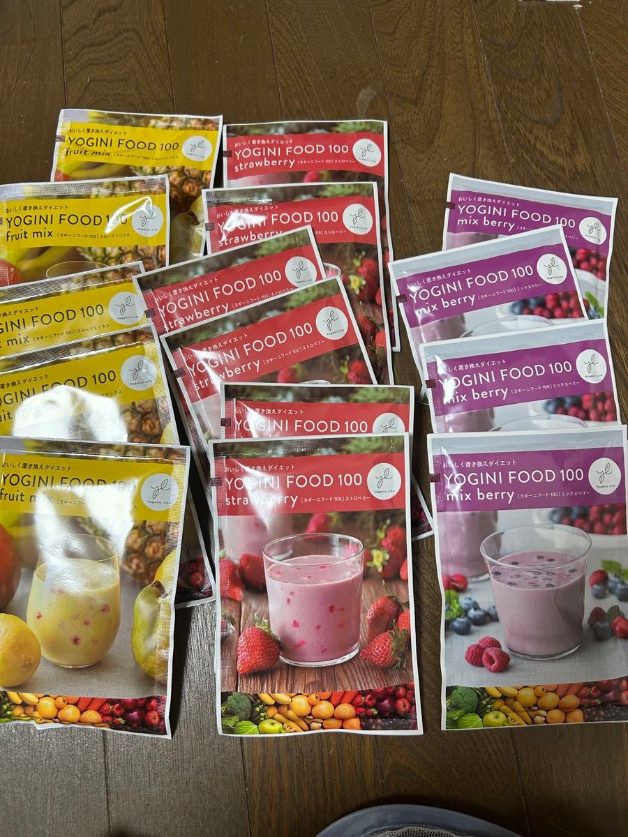 ヨギーニフード100 ミックスベリー 4個ストロベリー6個フルーツ