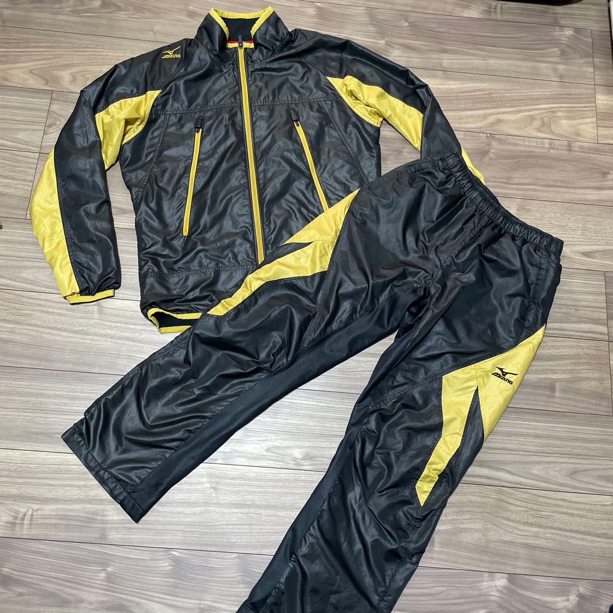ミズノ ブレスサーモ ウインドブレーカー上下セット Mサイズ ブラック
