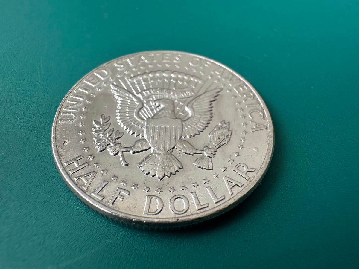 アメリカ 1964年 ケネディ ハーフダラー 本物 銀貨 50セント 美品