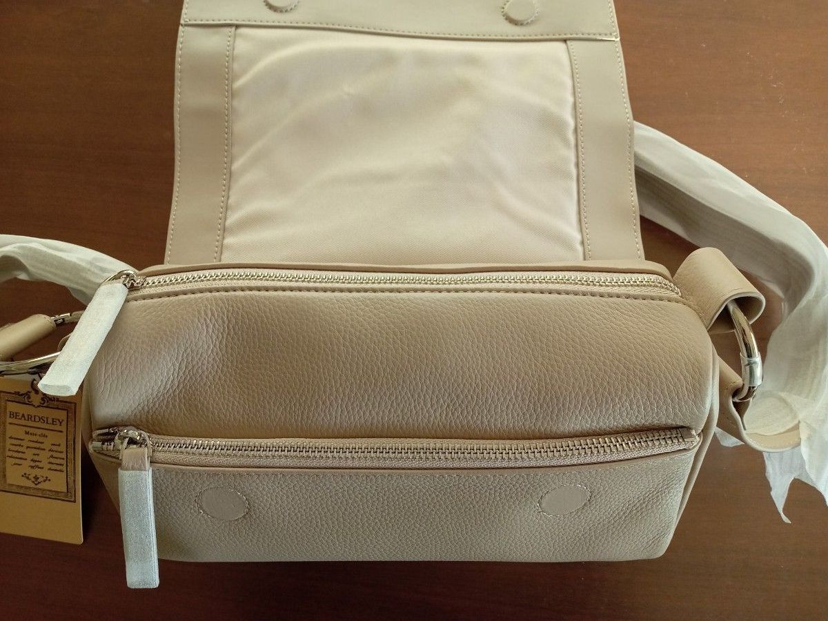 新品未使用BEARDSLEY (ビアズリー)レザーボディバッグ ベージュ｜Yahoo