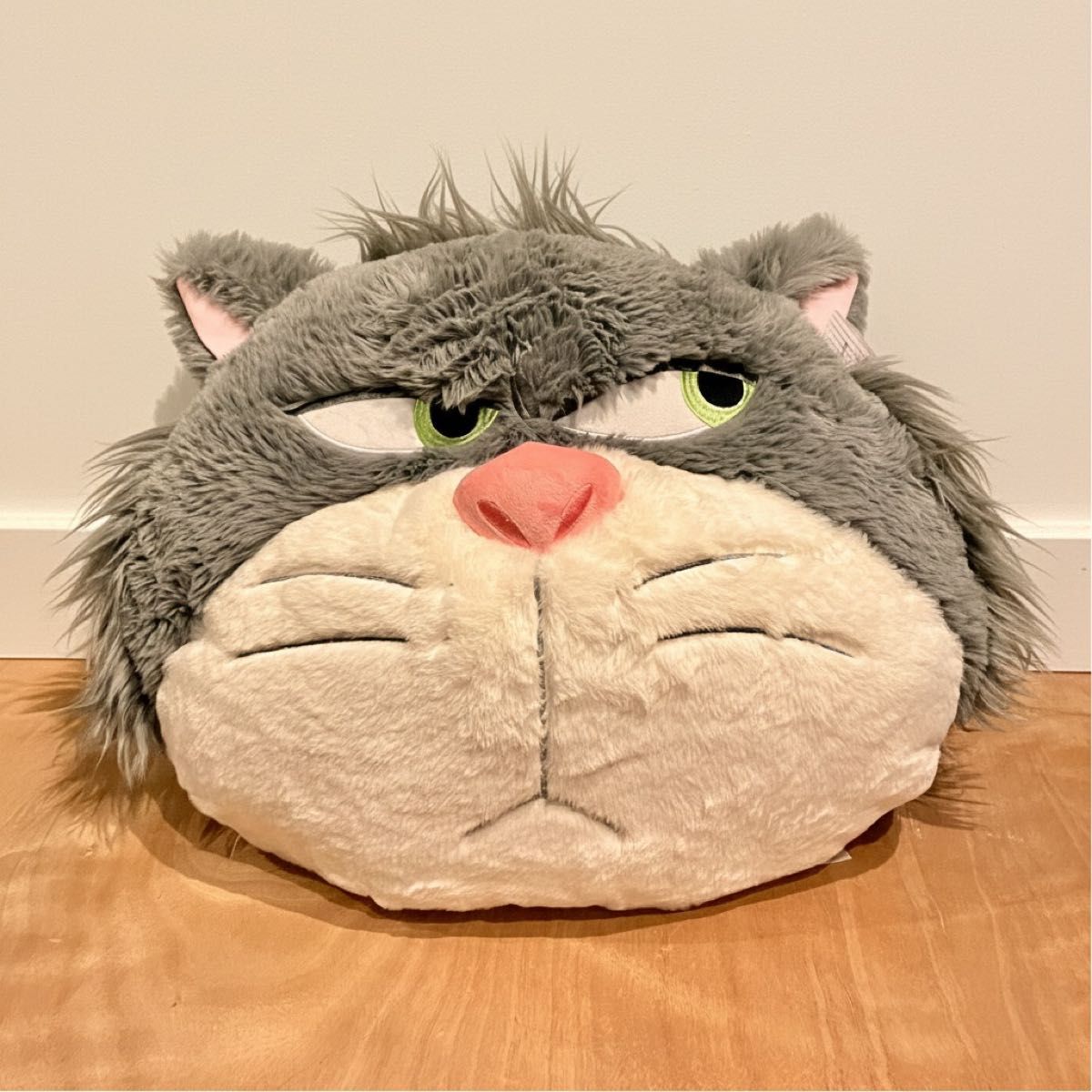ルシファー 特大クッション シンデレラ 猫 ディズニー コストコ