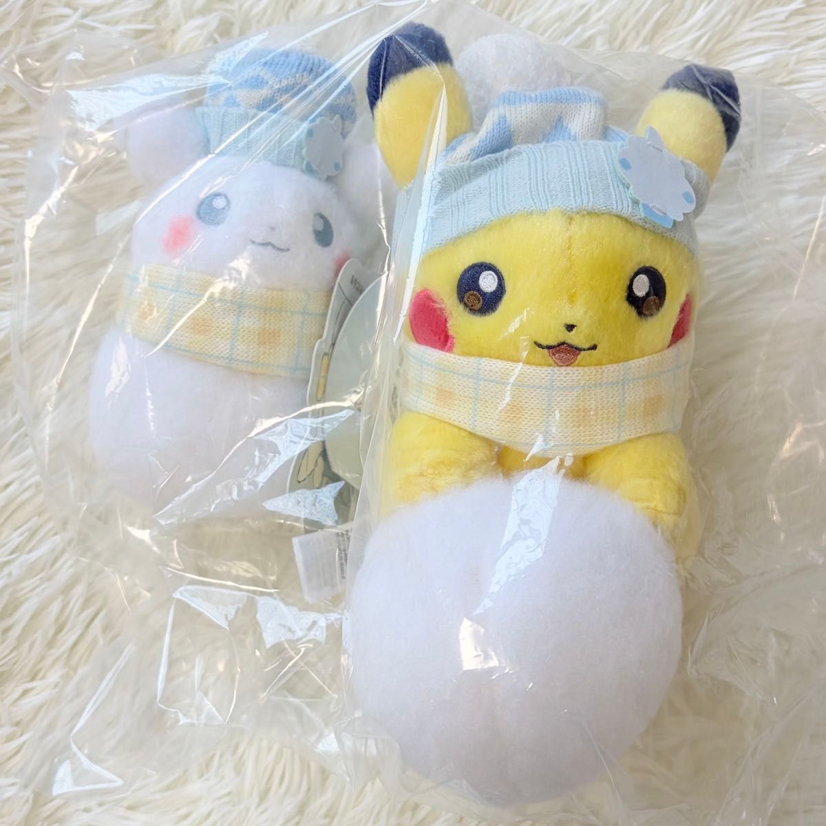 新品 ポケモンセンターオリジナル ぬいぐるみ ピカチュウとゆきあそび