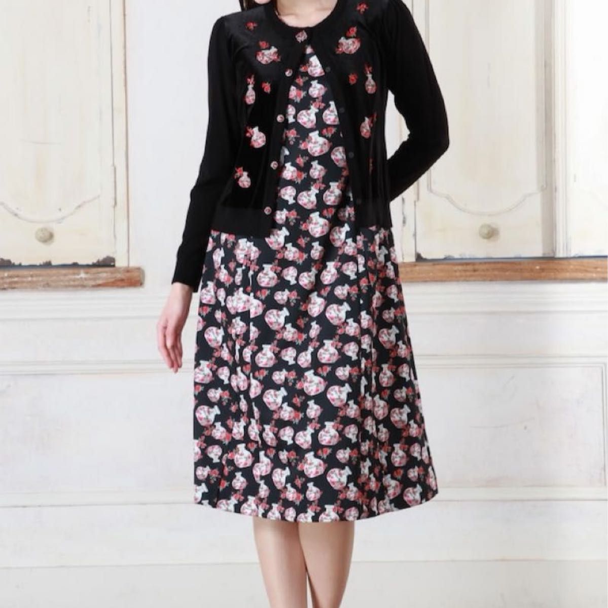 2025AW スーパービューティー 香水瓶プリント ノースリーブワンピース