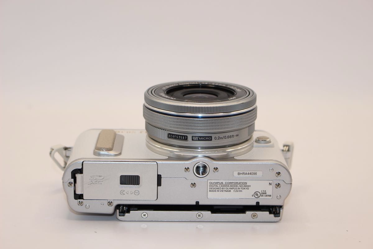 ☆ショット数1213回☆ オリンパス E-PL8 レンズキット ミラーレス