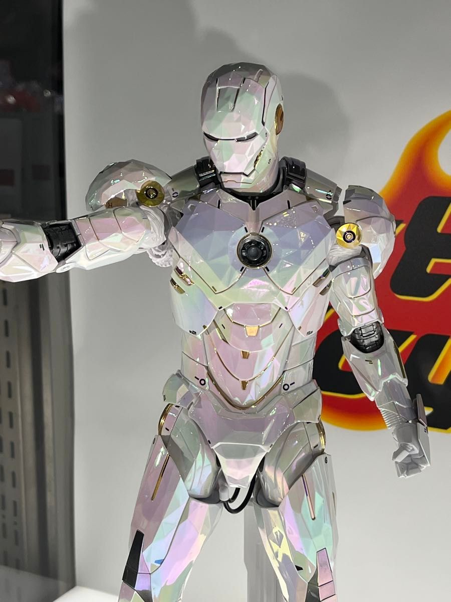 新品未開封】ホットトイズ アイアンマン・マーク4（ホワイトプリズム