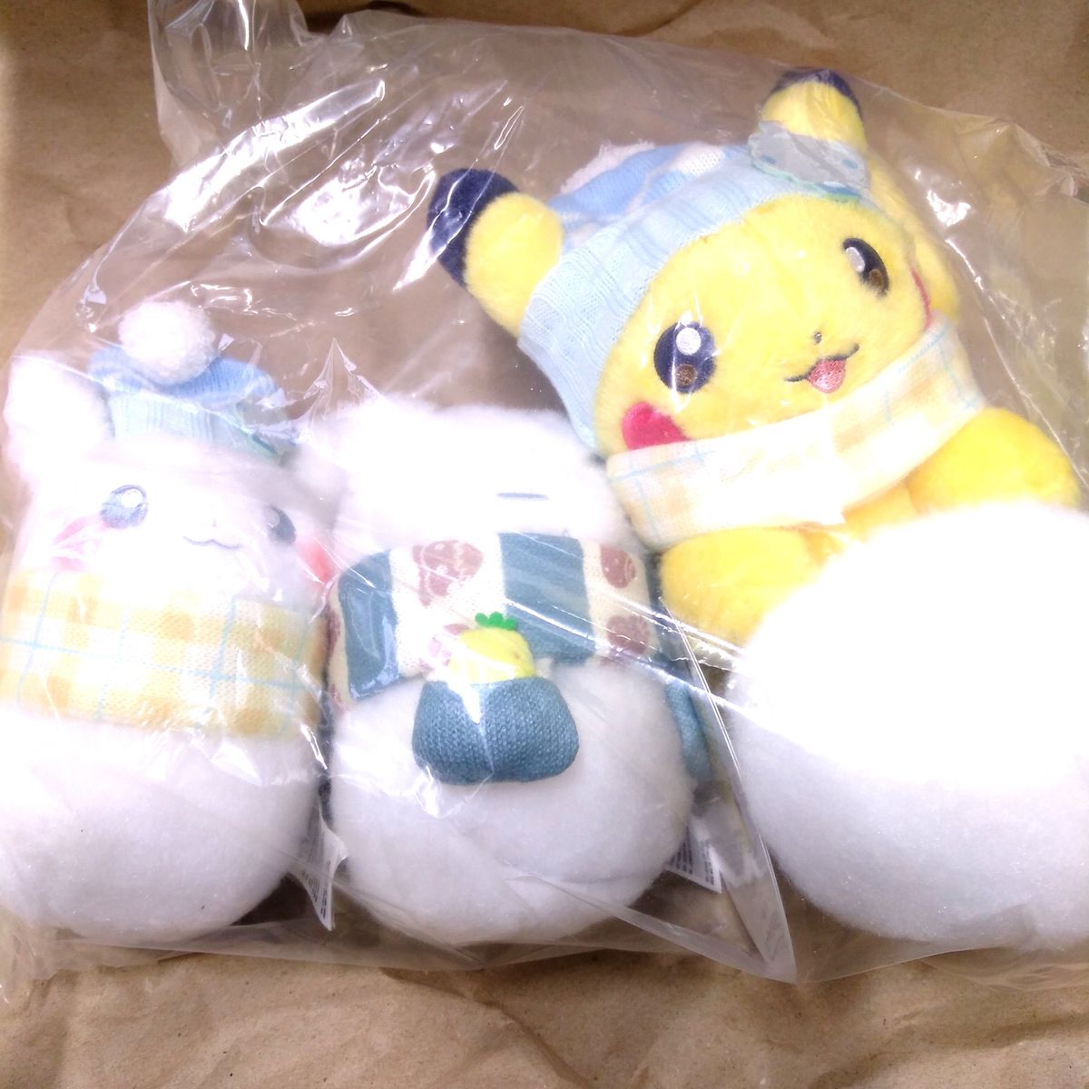 ポケモンセンター ぬいぐるみ ピカチュウとゆきあそび カビゴン