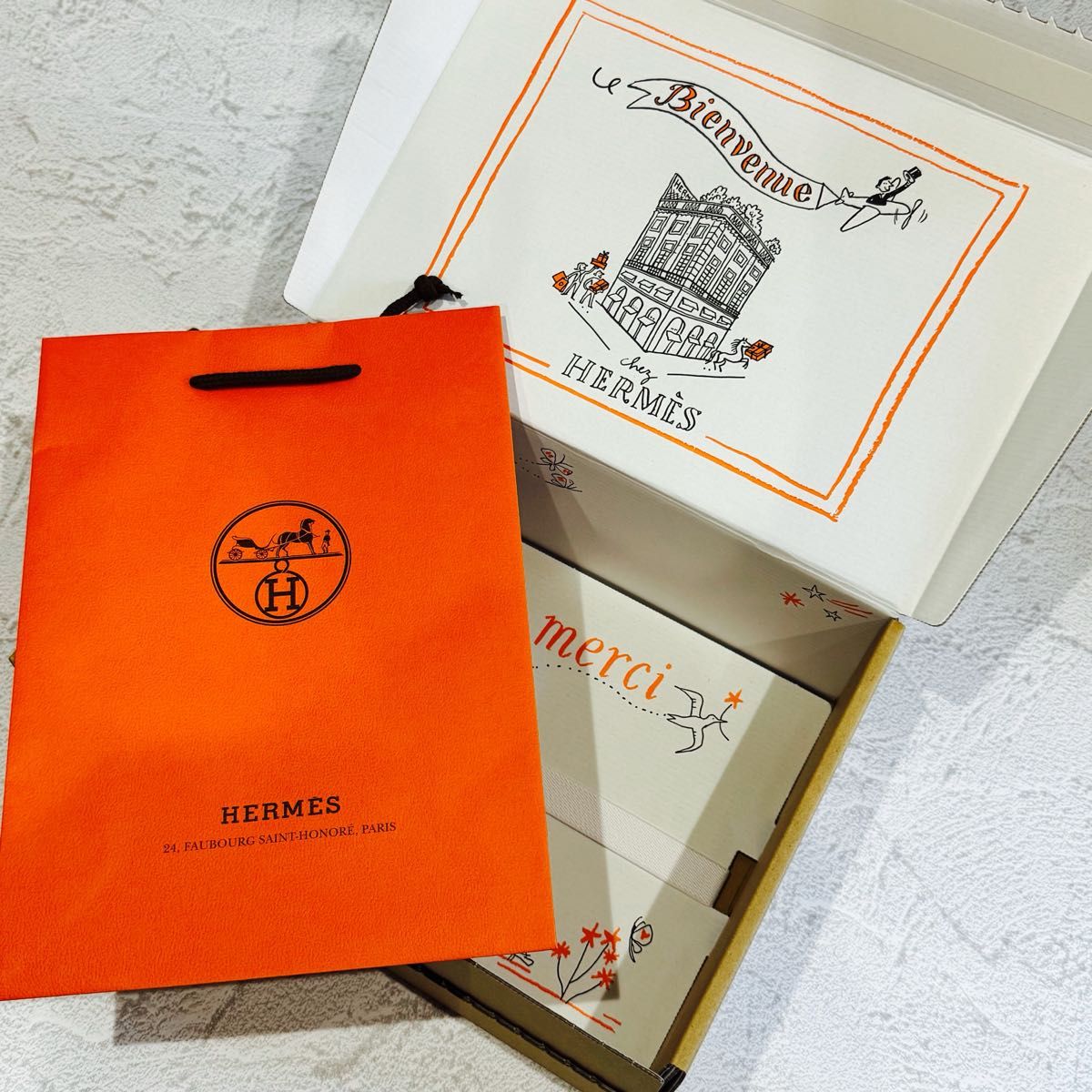 HERMES エルメス ショッパー 紙袋 エルメス梱包箱 オンラインストア