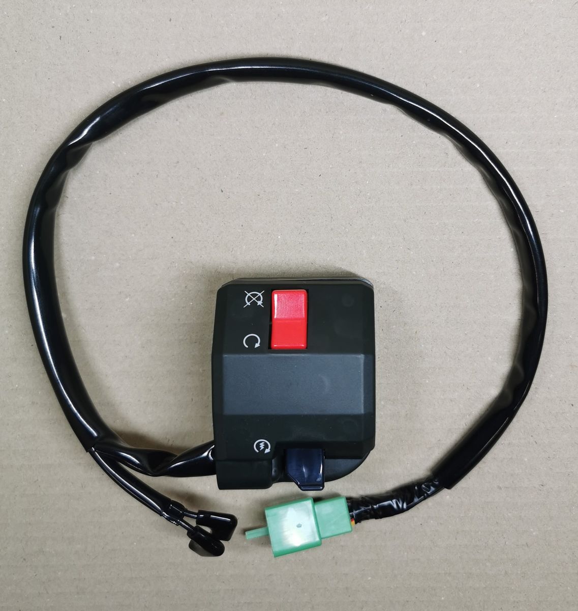 新品 ゼファー400(1991～1992年式)カワサキ純正・右スイッチボックス