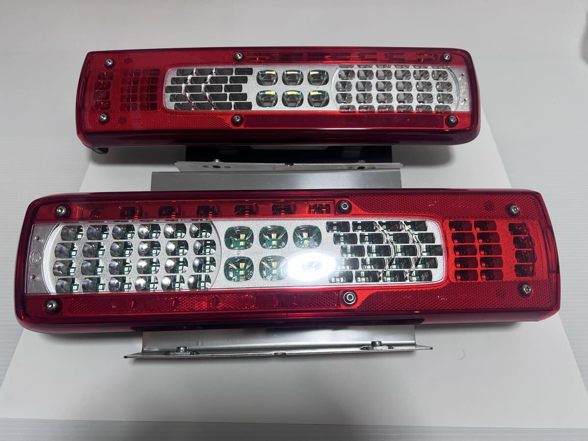 新車外し UD クオン 純正 LED テールランプ テールライト 左右セット